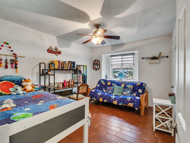 7282 Shady Corners Lane, Houston, TX 77040