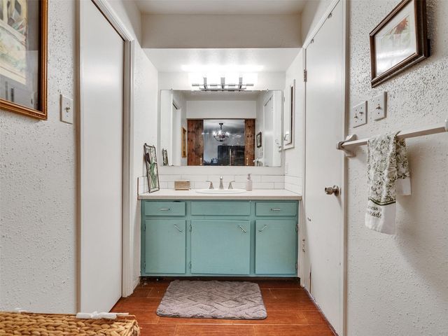 7282 Shady Corners Lane, Houston, TX 77040