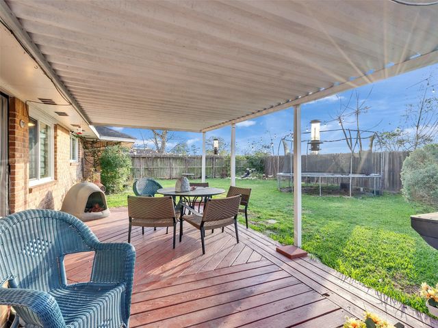 7282 Shady Corners Lane, Houston, TX 77040