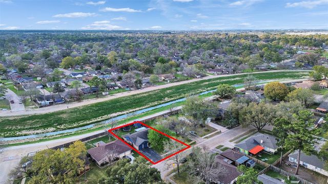 7282 Shady Corners Lane, Houston, TX 77040