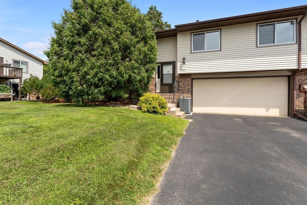 1330 Dellwood Street S, Cambridge, MN 55008