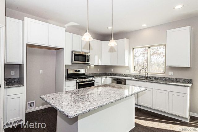 34608 John Bartley Circle, Sterling Heights, MI 48310