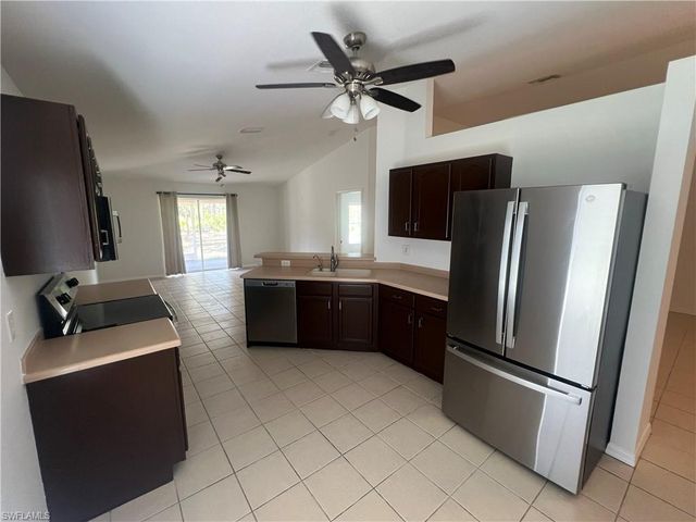 685 Desoto BLVD N, Naples, FL 34120