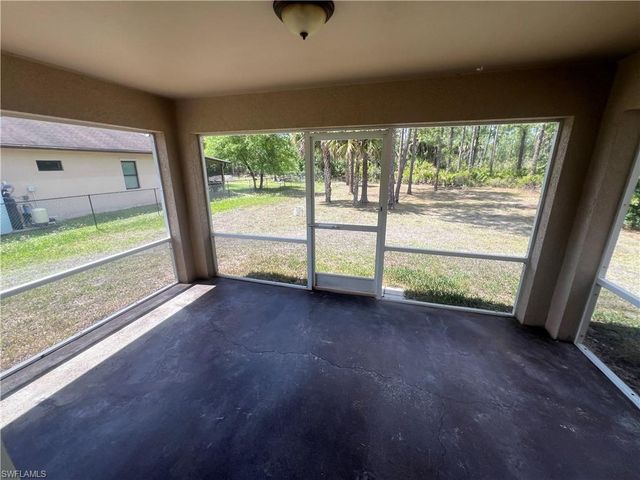 685 Desoto BLVD N, Naples, FL 34120