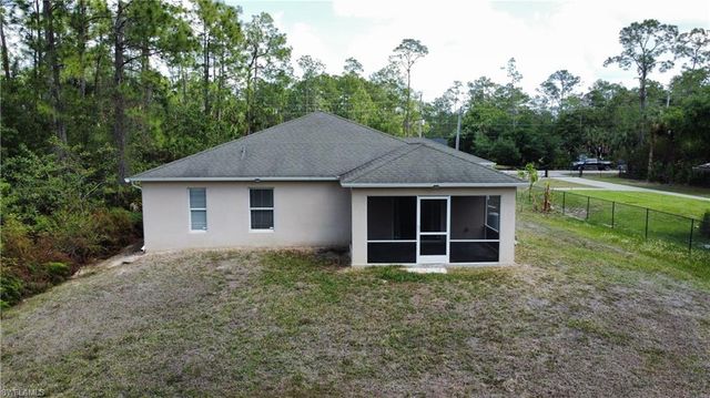 685 Desoto BLVD N, Naples, FL 34120