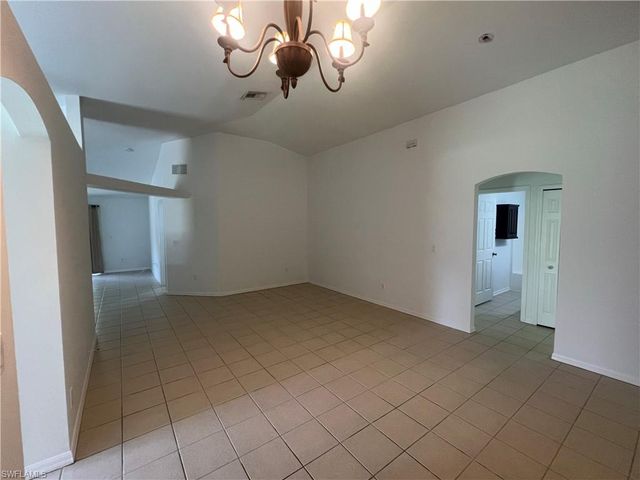 685 Desoto BLVD N, Naples, FL 34120