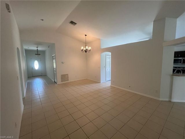 685 Desoto BLVD N, Naples, FL 34120