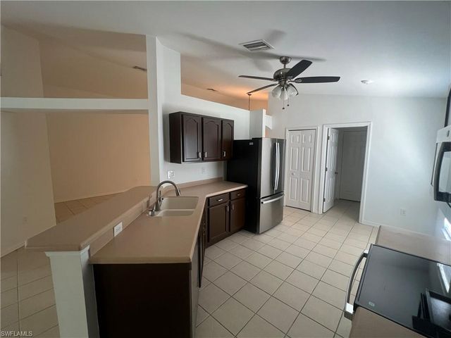 685 Desoto BLVD N, Naples, FL 34120