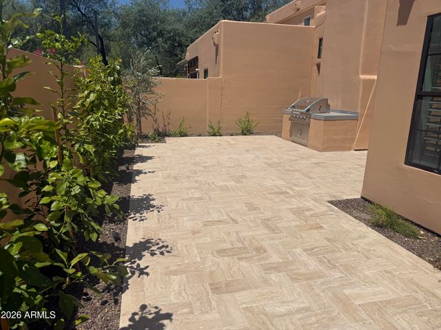 7749 E MONTEBELLO Avenue, Scottsdale, AZ 85250