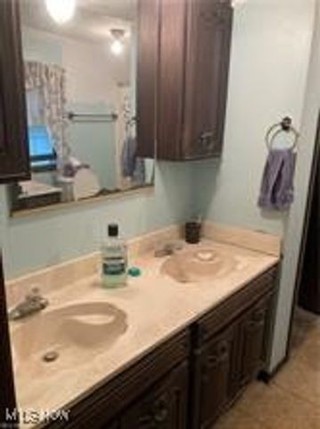 1283 Stillwagon Road SE, Warren, OH 44484