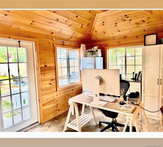 9 Valleywood Drive, Huntington Station, NY 11746
