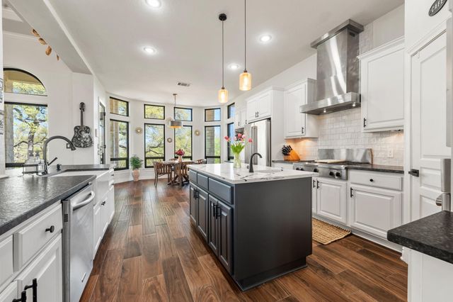 3127 La Ventana PKWY, Driftwood, TX 78619