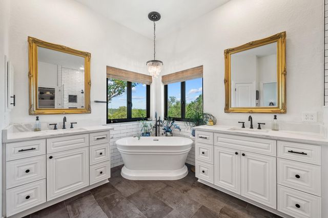 3127 La Ventana PKWY, Driftwood, TX 78619