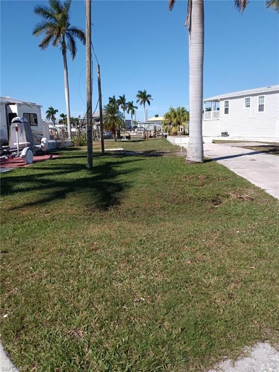 2413 York RD, ST. JAMES CITY, FL 33956 — photo 3