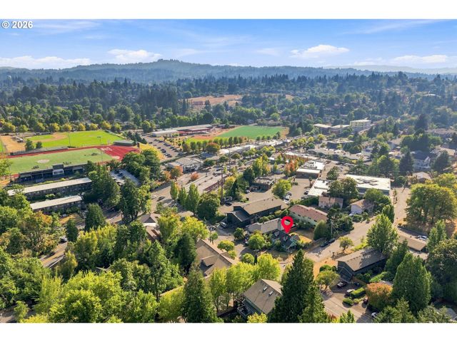 1235 Sw CHELTENHAM St, Portland, OR 97239