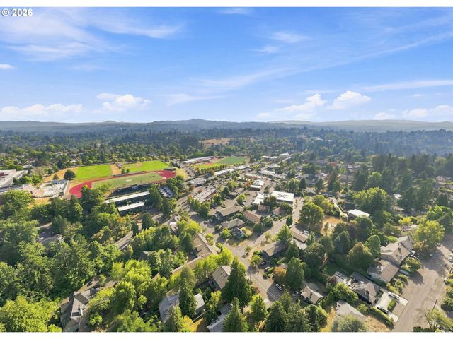 1235 Sw CHELTENHAM St, Portland, OR 97239