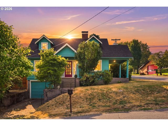 1235 Sw CHELTENHAM St, Portland, OR 97239