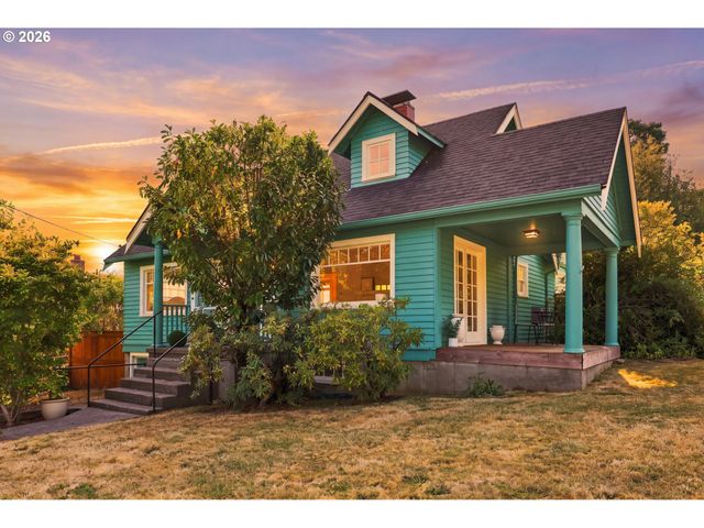 1235 Sw CHELTENHAM St, Portland, OR 97239