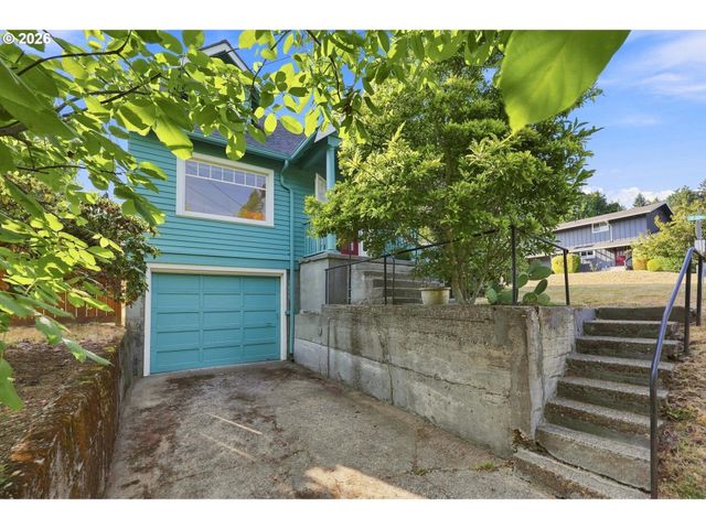 1235 Sw CHELTENHAM St, Portland, OR 97239