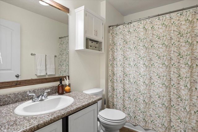 8174 Tavira Street, Navarre, FL 32566