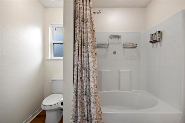 8174 Tavira Street, Navarre, FL 32566