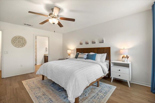 8174 Tavira Street, Navarre, FL 32566