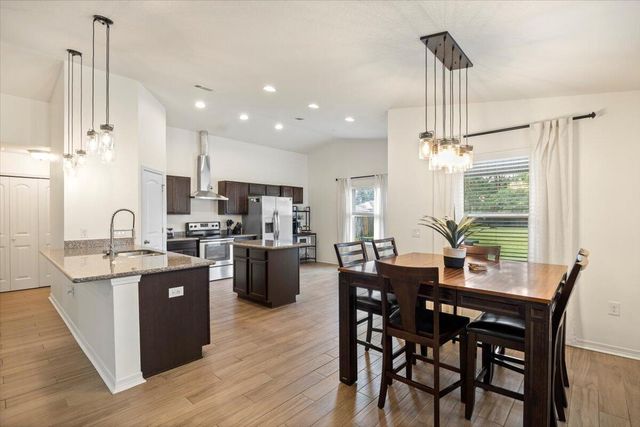 8174 Tavira Street, Navarre, FL 32566