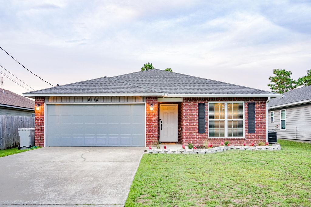 8174 Tavira Street, Navarre, FL 32566