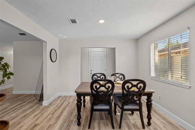 6305 Silver Leaf Dr, League City, TX 77573