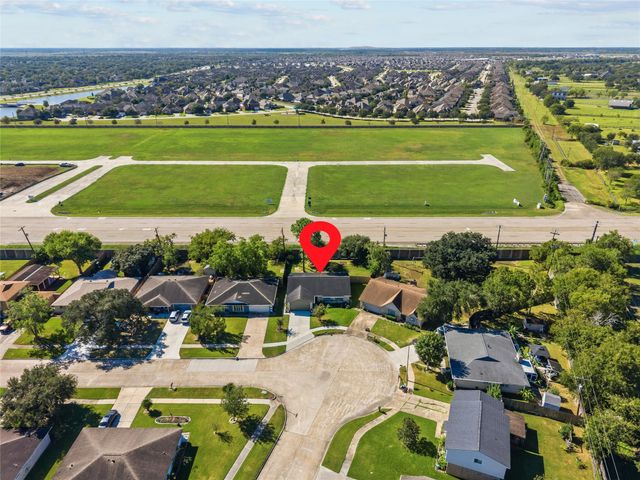 6305 Silver Leaf Dr, League City, TX 77573
