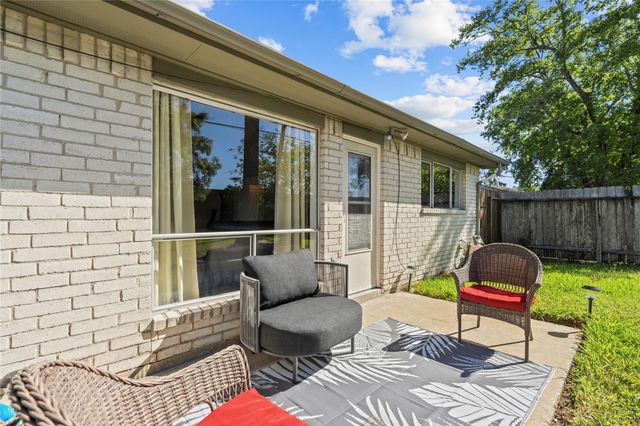 6305 Silver Leaf Dr, League City, TX 77573