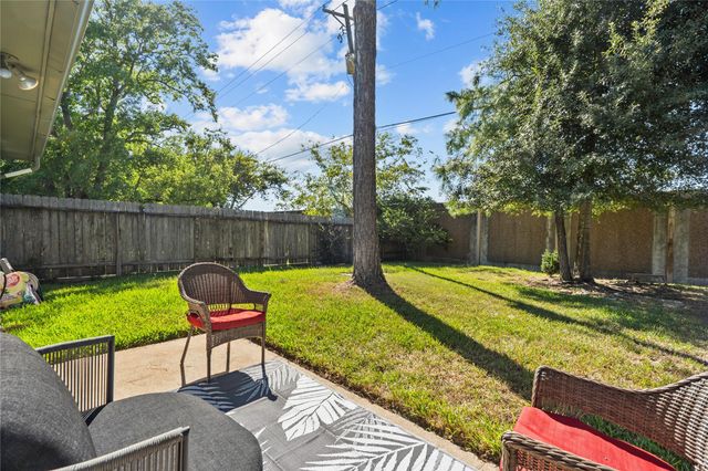 6305 Silver Leaf Dr, League City, TX 77573