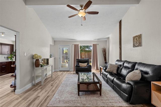 6305 Silver Leaf Dr, League City, TX 77573
