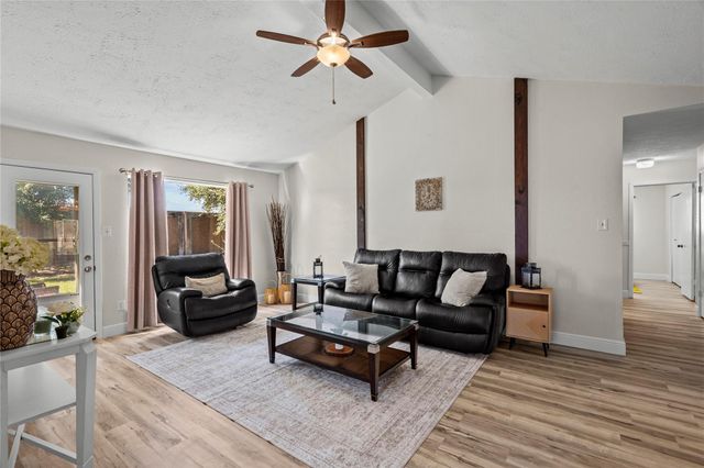 6305 Silver Leaf Dr, League City, TX 77573