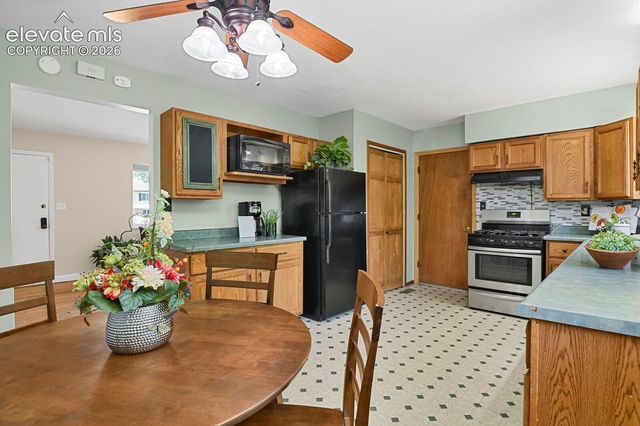 1019 De La Vista Lane, Colorado Springs, CO 80911