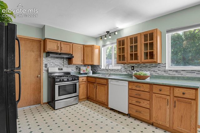 1019 De La Vista Lane, Colorado Springs, CO 80911