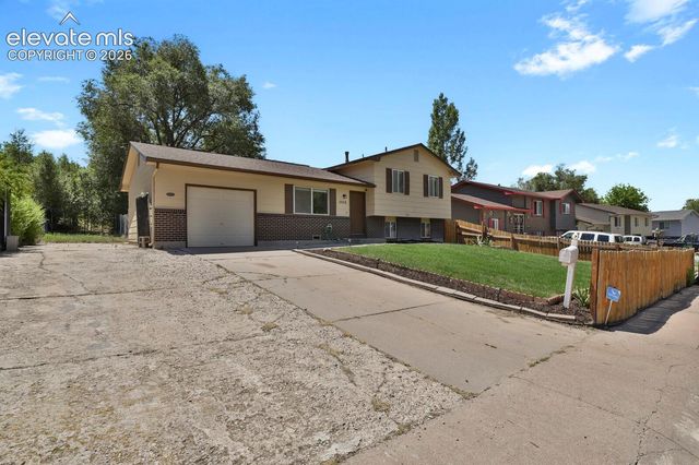 1019 De La Vista Lane, Colorado Springs, CO 80911