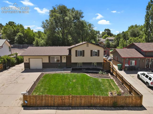 1019 De La Vista Lane, Colorado Springs, CO 80911