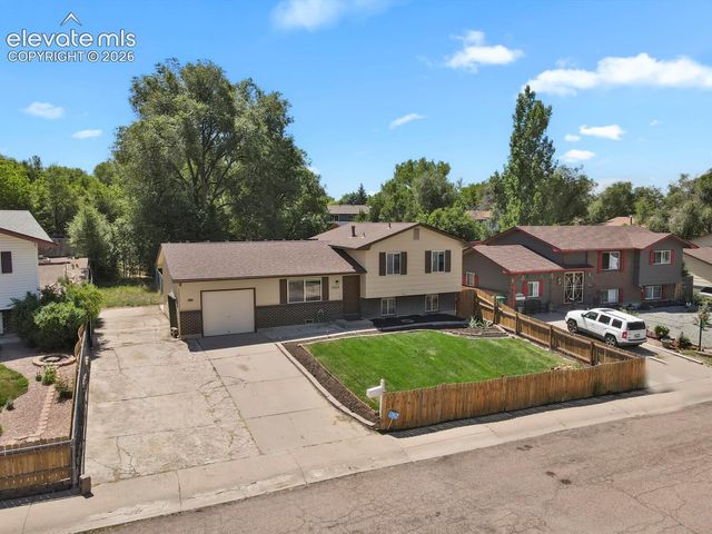 1019 De La Vista Lane, Colorado Springs, CO 80911