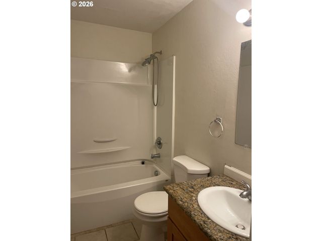 2611 Se 130TH Ave, Portland, OR 97236