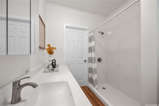 19 Hinalo Place, Honolulu, HI 96817