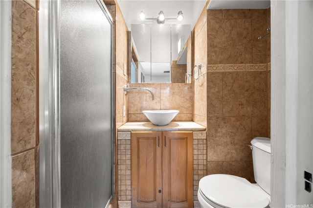 19 Hinalo Place, Honolulu, HI 96817