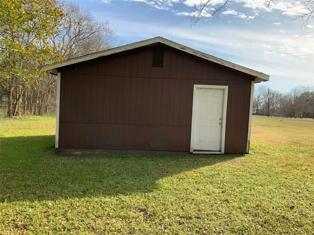 168 County Road 6057, Dayton, TX 77535