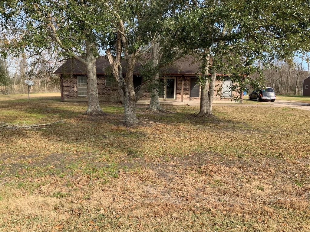 168 County Road 6057, Dayton, TX 77535