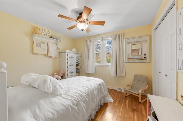 72 Norwich Rd, Brockton, MA 02302