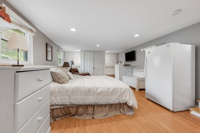 72 Norwich Rd, Brockton, MA 02302