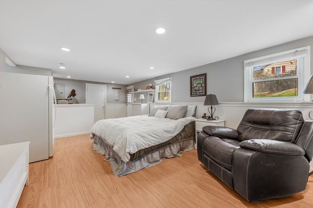 72 Norwich Rd, Brockton, MA 02302