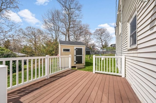 72 Norwich Rd, Brockton, MA 02302