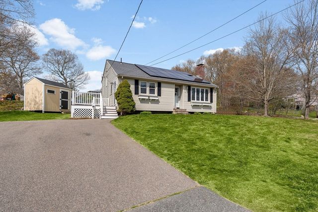 72 Norwich Rd, Brockton, MA 02302