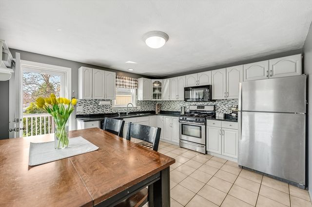 72 Norwich Rd, Brockton, MA 02302